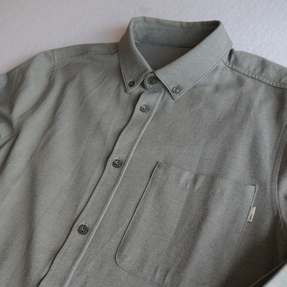 Vuori Ace Button Down Shirt Mens Large Gray Long Sleeve Performance